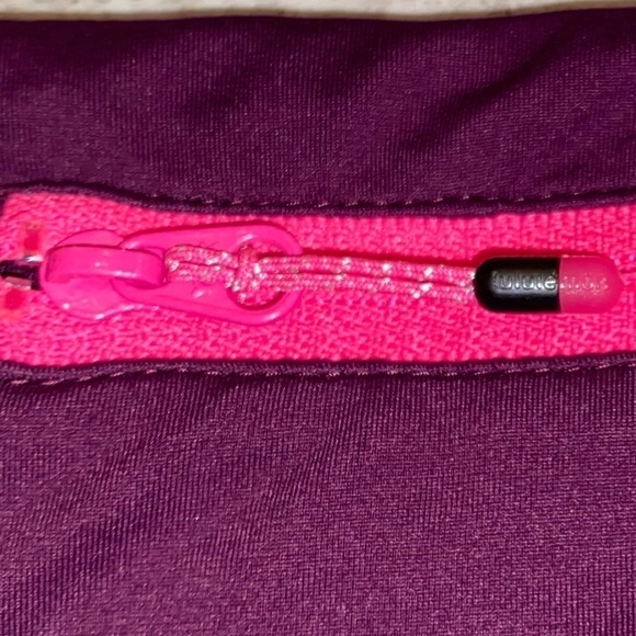 Run For Your Life Crop Hyper Stripe Raspberry Glo Light - Picture 6 of 8